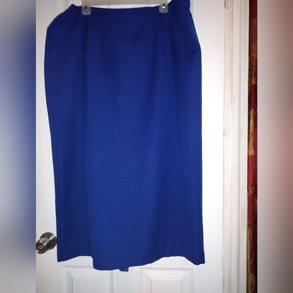 VINTAGE Lady's skirt set - Picture 4 of 16